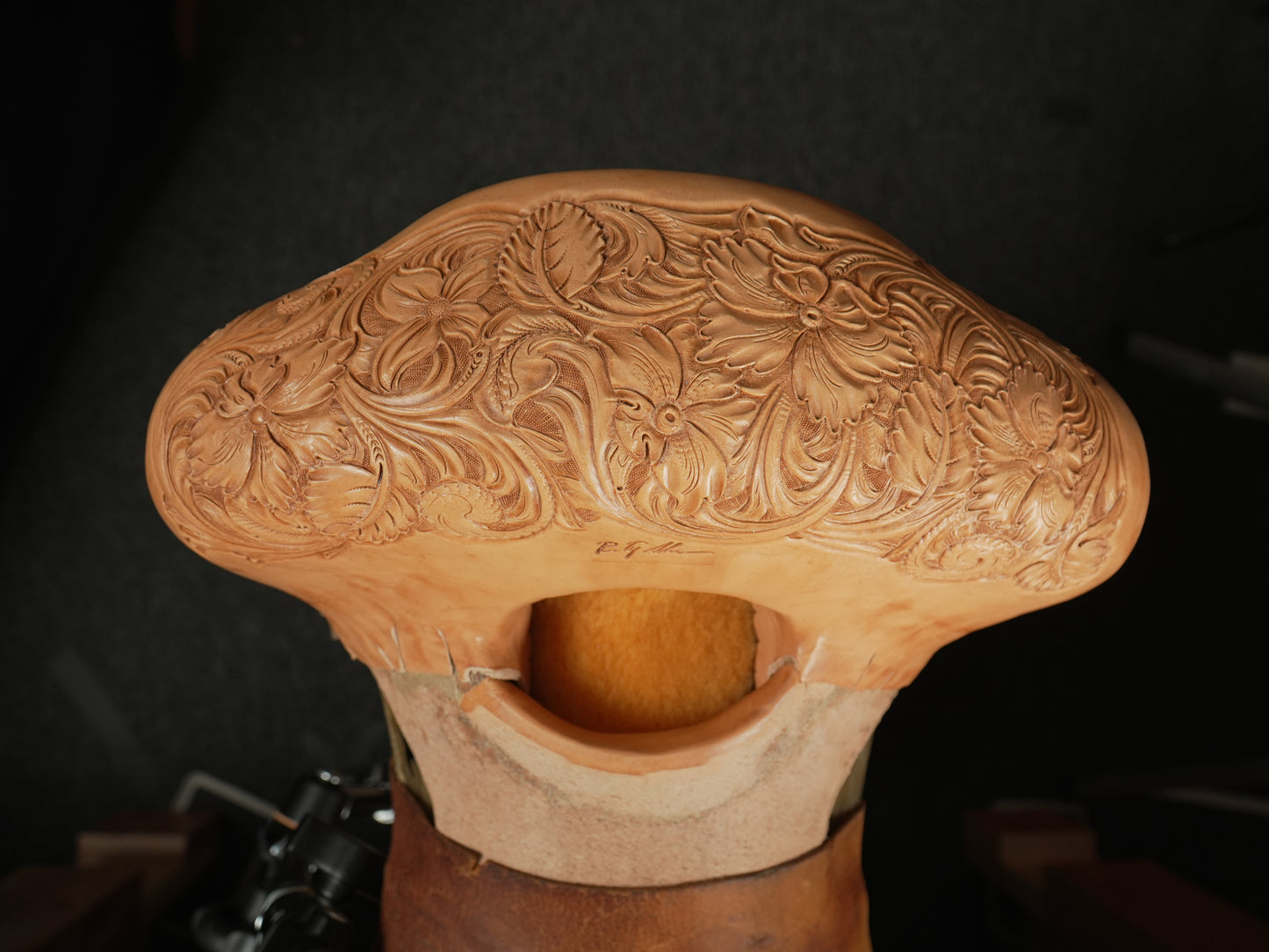 Learn Floral Saddle Tooling That Flows with Ty Skiver