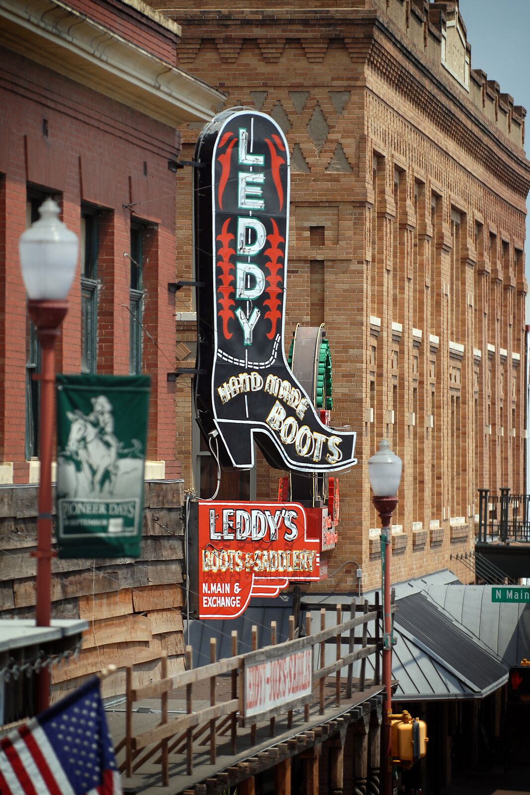 Leddy_Sign_Daytime